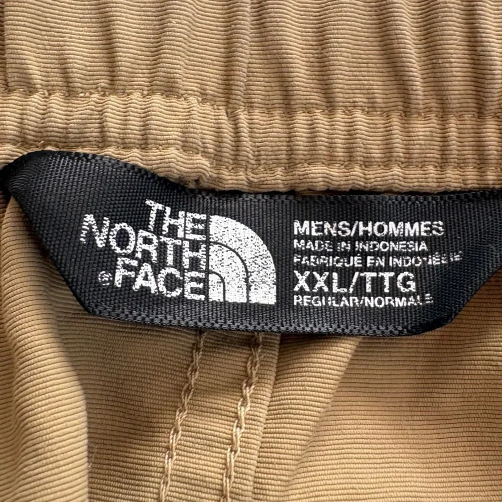 The North Face Paramount Shorts Mens XXL Khaki Tan Nylon Belted Cargo Hiking